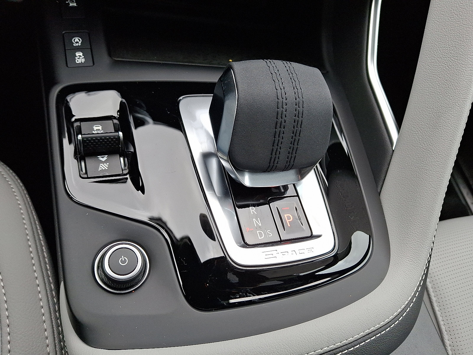 New 2024 Jaguar E-PACE R-Dynamic SE AWD/4WD image 13