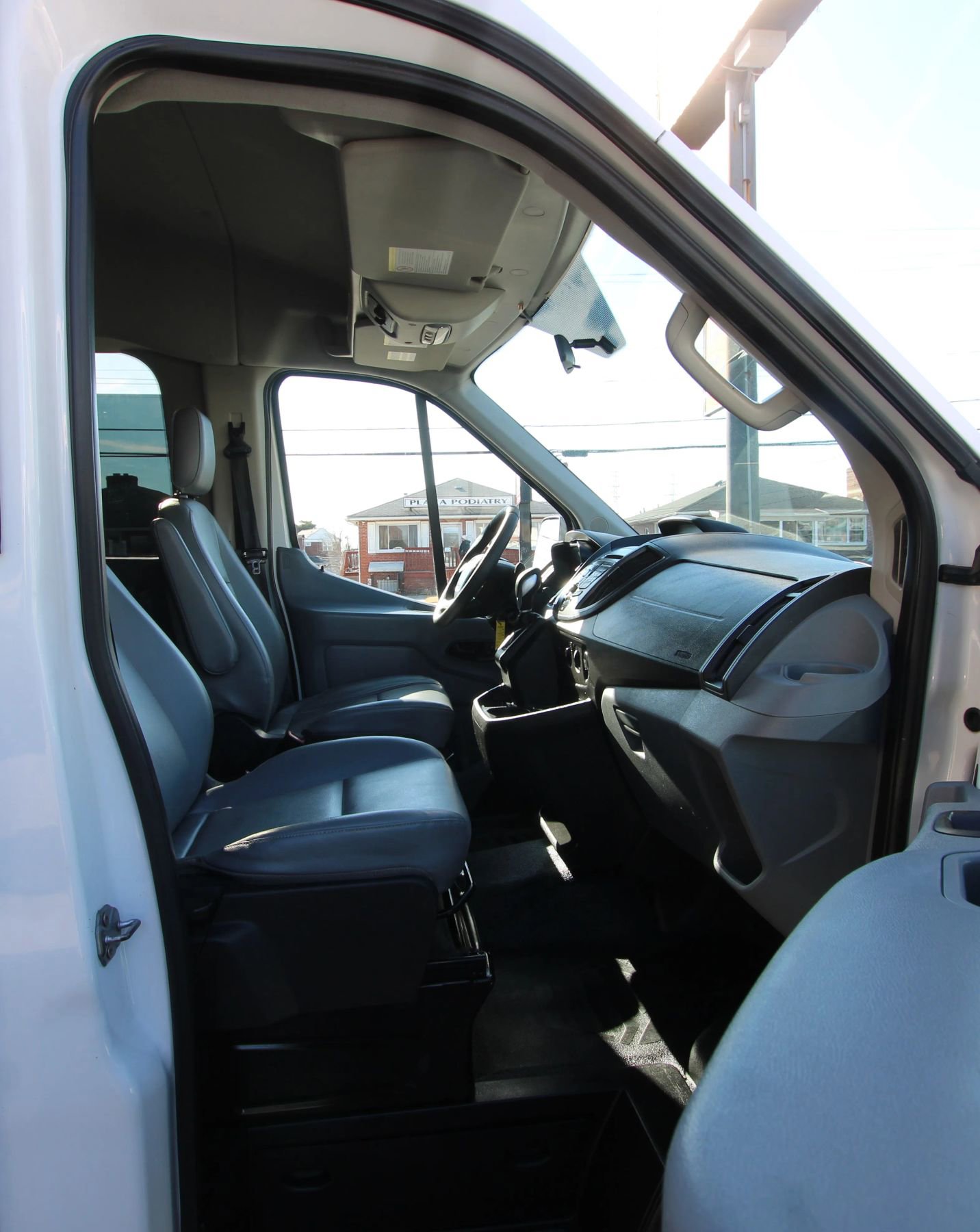 Used 2016 Ford Transit 350 XL image 10