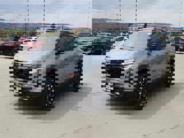 New 2026 Chevrolet Equinox RS w/ Convenience Package III image 2