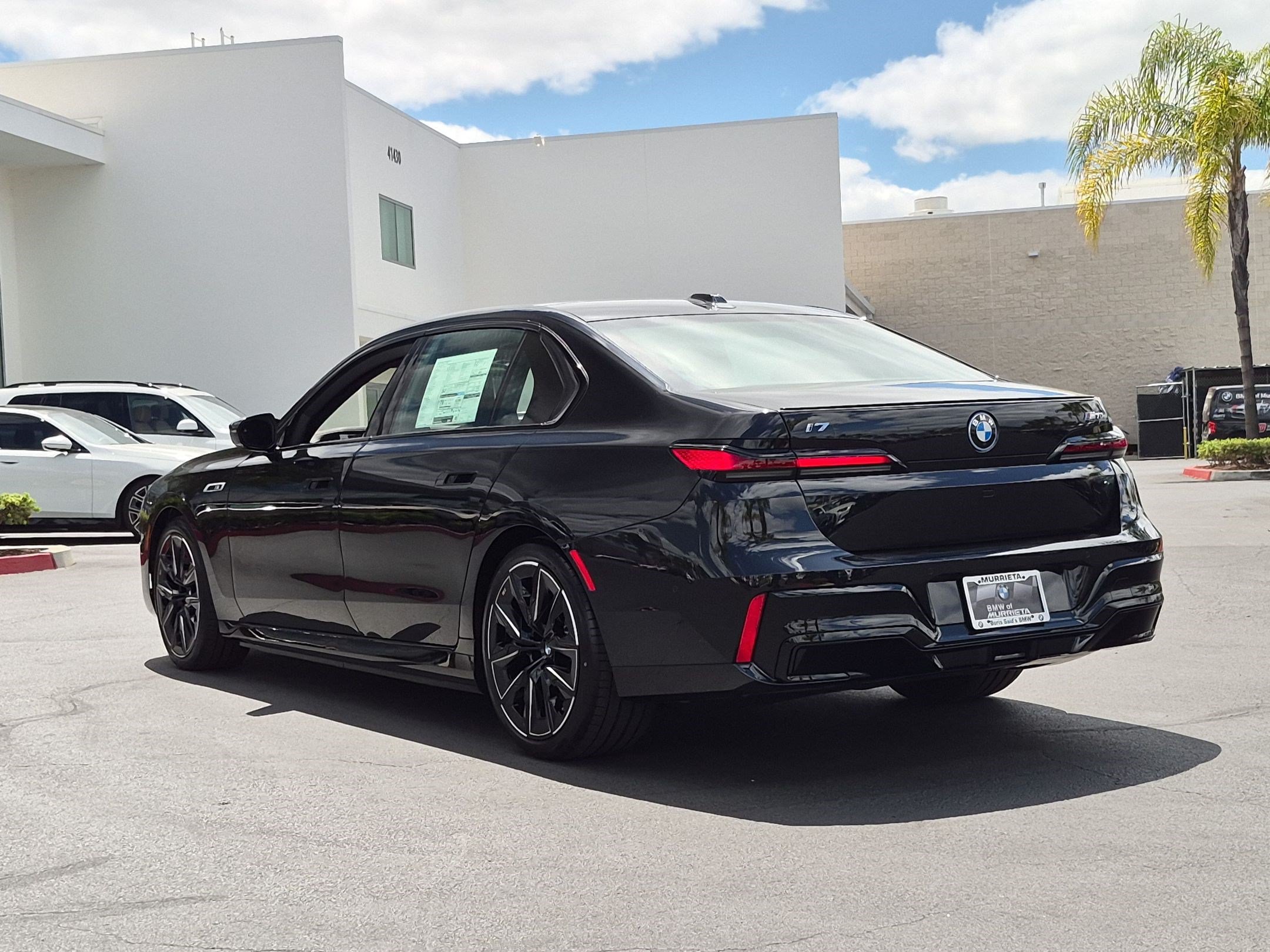 New 2026 BMW i7 M70 w/ Executive Package AWD/4WD image 8