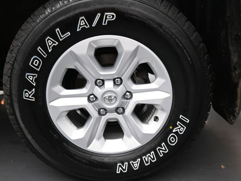 Used 2024 Toyota 4Runner SR5 AWD/4WD image 15