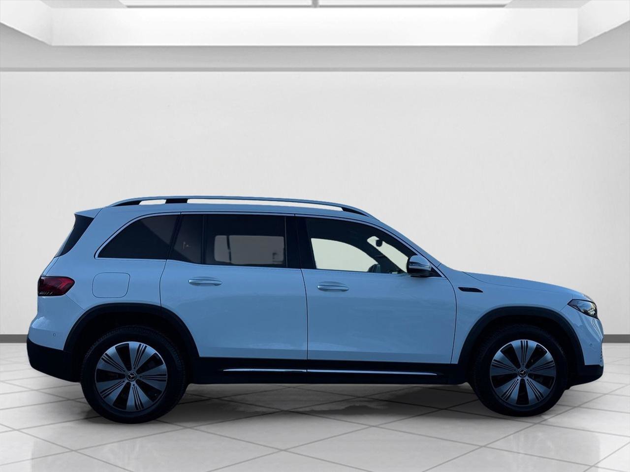 Used 2022 Mercedes-Benz EQB 300 4MATIC image 7