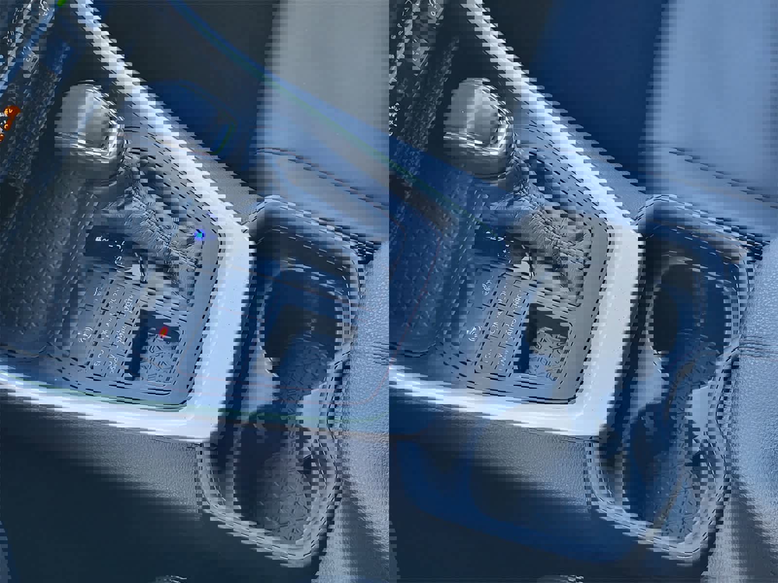 Used 2020 Toyota RAV4 XLE Premium image 18