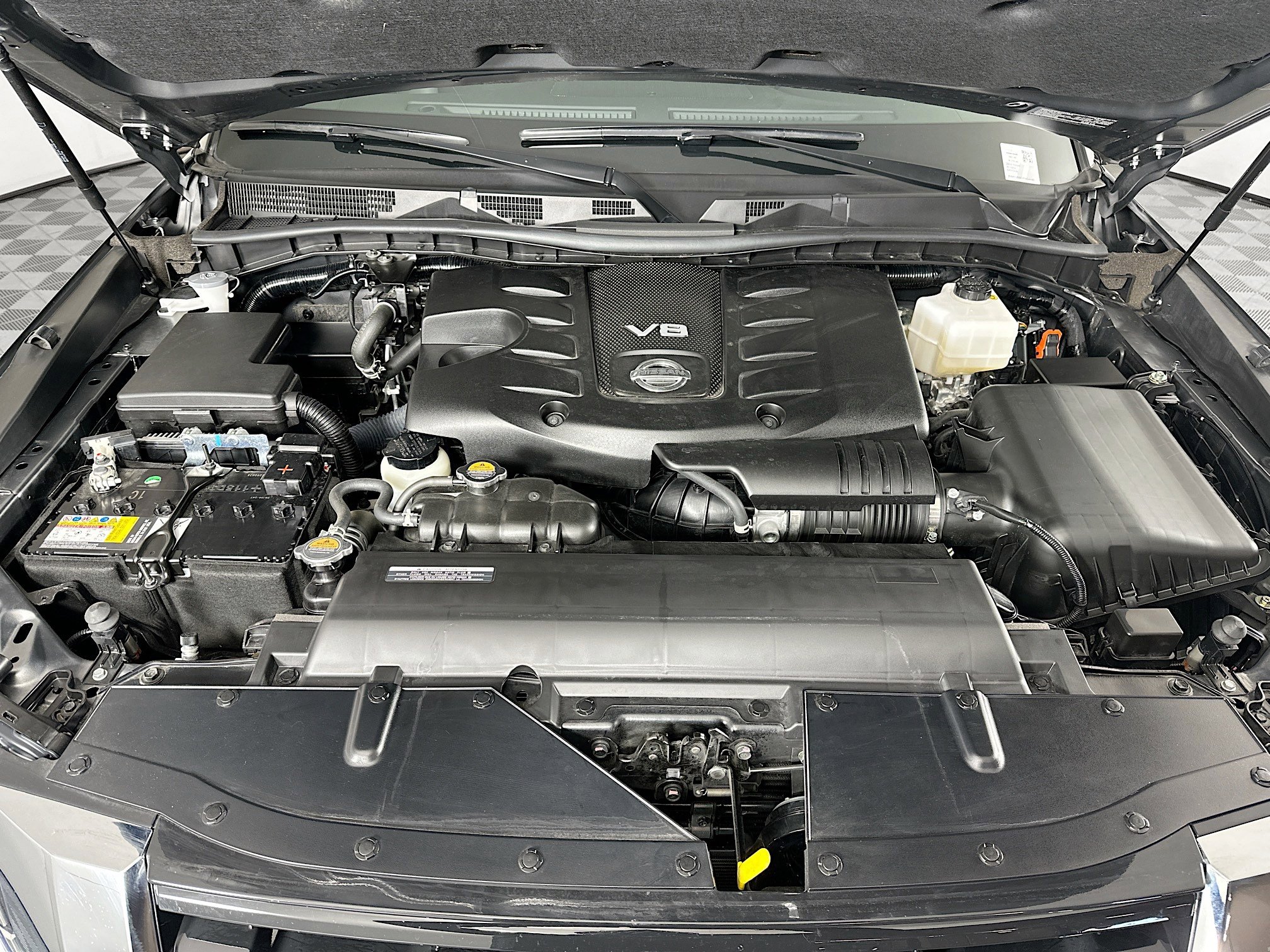 Used 2024 Nissan Armada SL w/ Captain's Chairs Package image 35