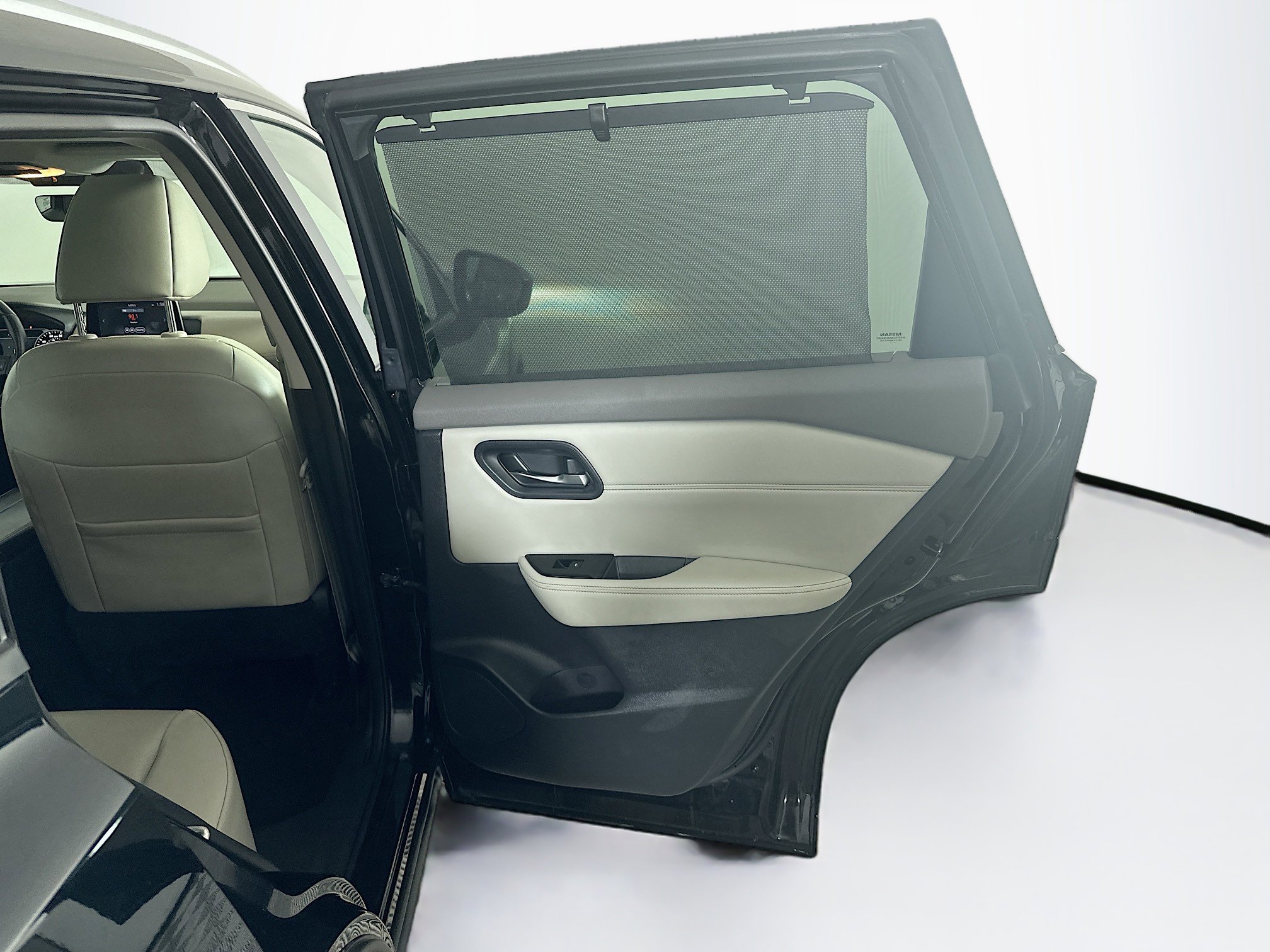 Used 2023 Nissan Rogue SV w/ SV Premium B Package image 32