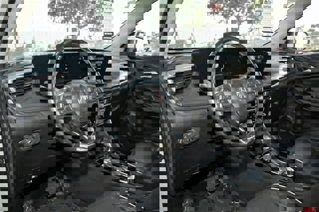 Used 2025 Buick Encore GX Avenir w/ Avenir Technology Package image 17