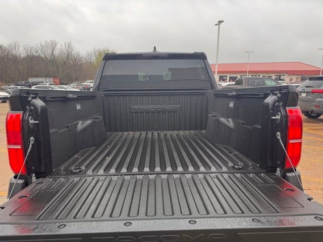 Used 2025 Toyota Tacoma SR image 13