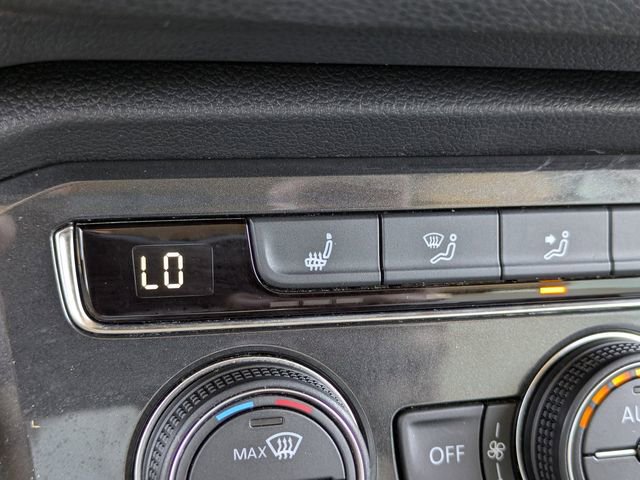 Used 2018 Volkswagen Tiguan SE image 24