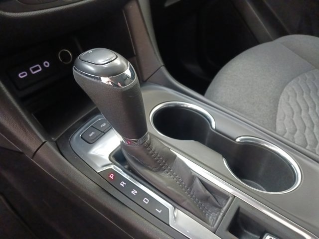 Used 2020 Chevrolet Equinox LT image 23