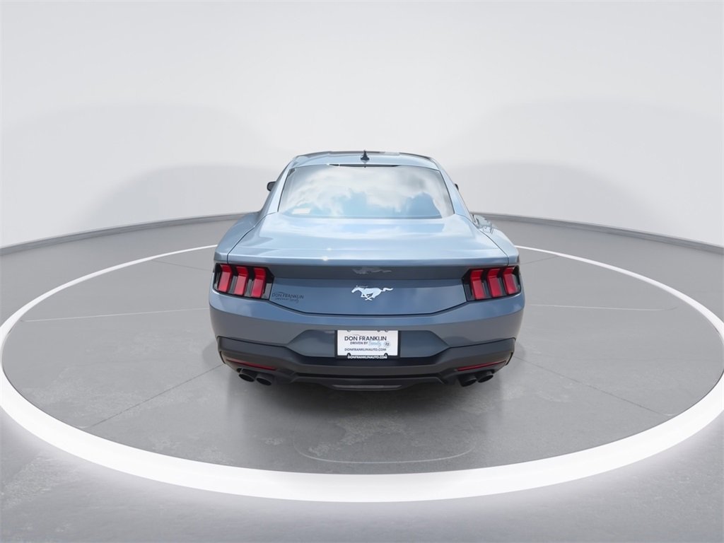 Used 2024 Ford Mustang Coupe image 7