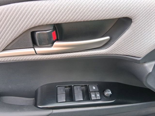 Used 2025 Toyota Camry SE w/ Convenience Package image 8