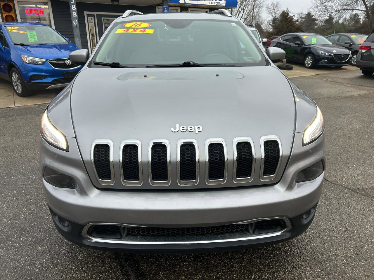Used 2016 Jeep Cherokee Limited image 6