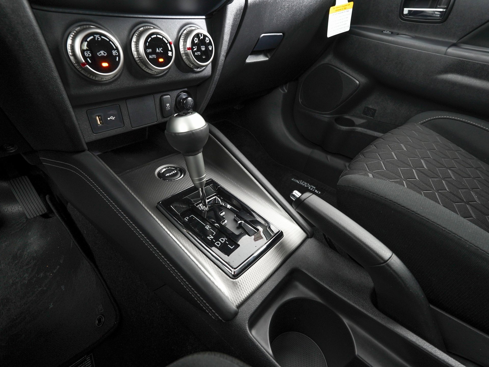 Used 2025 Mitsubishi Outlander Sport ES image 15