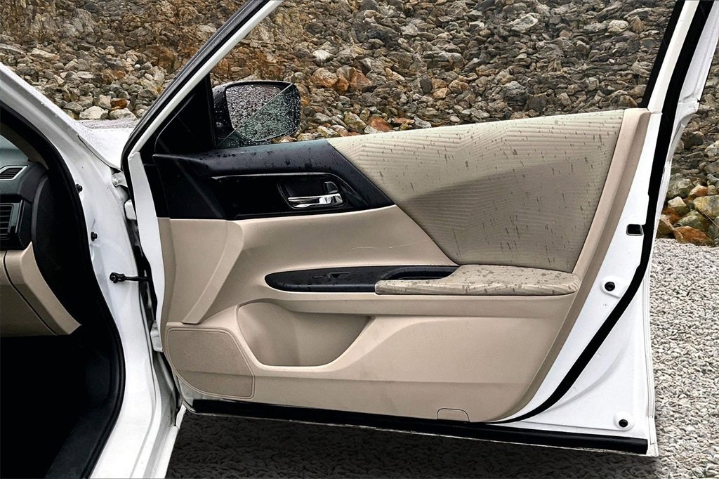 Used 2017 Honda Accord LX image 20