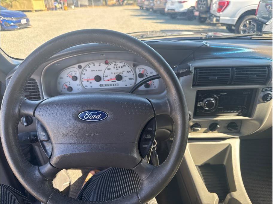 Used 2002 Ford Explorer Sport Trac 2WD image 15