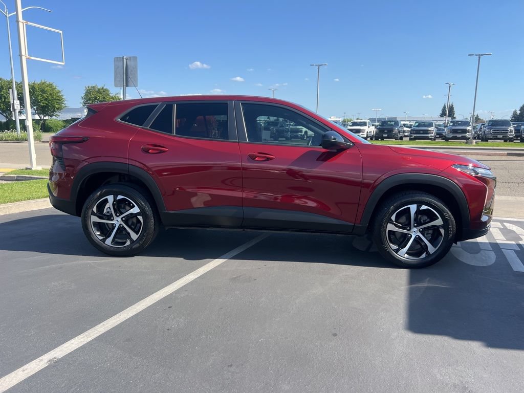 Used 2024 Chevrolet Trax RS w/ Driver Confidence Package FWD image 14