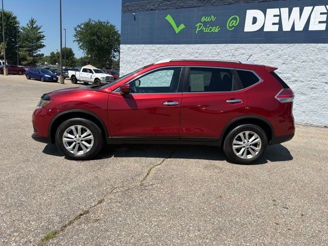 Used 2016 Nissan Rogue SV AWD/4WD image 2