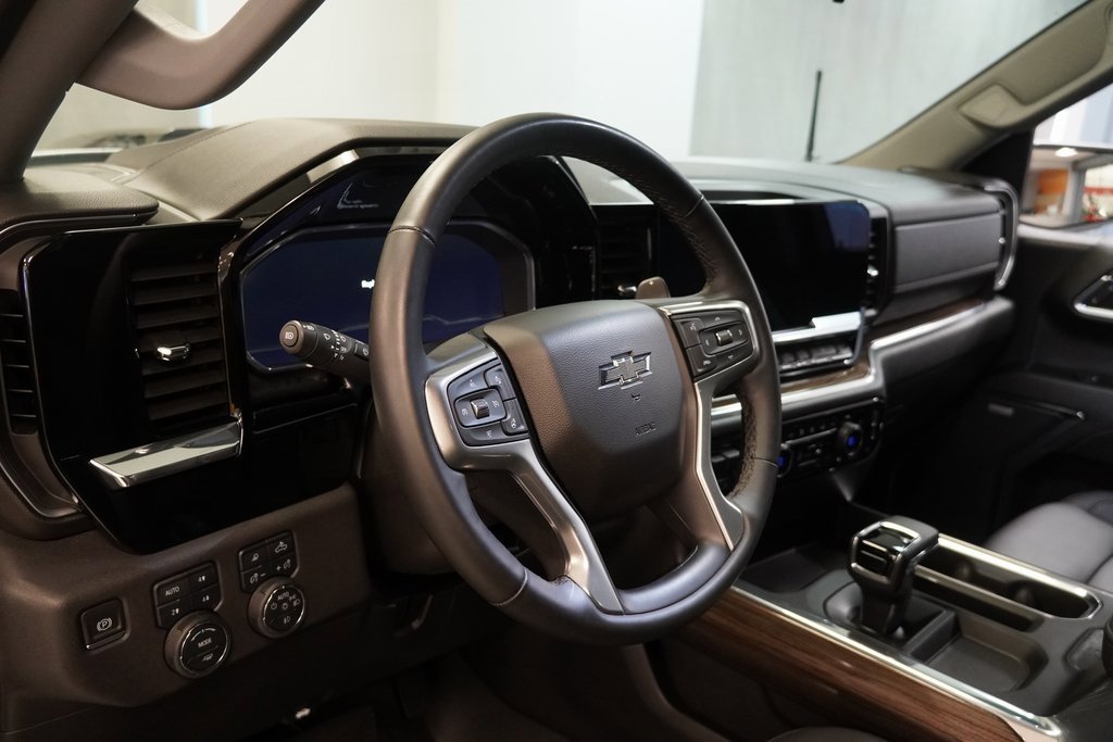 Certified 2024 Chevrolet Silverado 1500 LT Trail Boss w/ Convenience Package II image 9