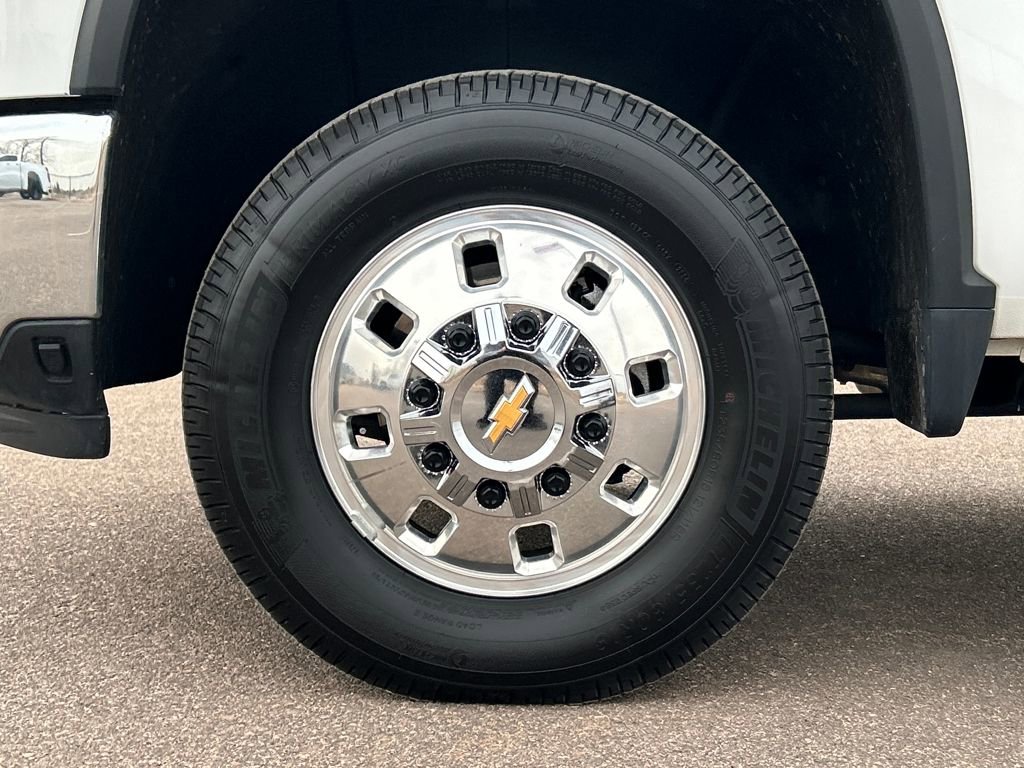 Used 2025 Chevrolet Silverado 3500 LTZ w/ LTZ Plus Package image 4