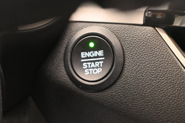 Used 2022 Ford Escape SE w/ SE Sport Appearance Package FWD image 37