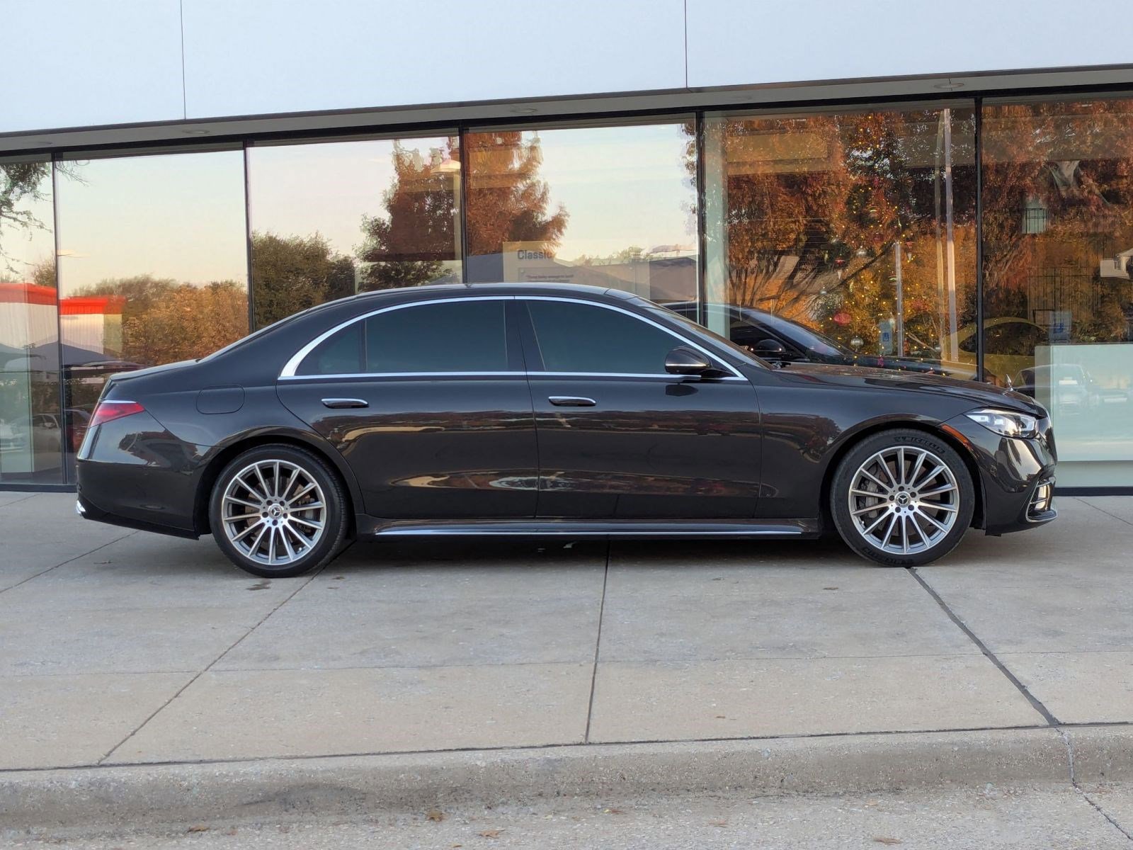 Used 2022 Mercedes-Benz S 500 4MATIC image 8