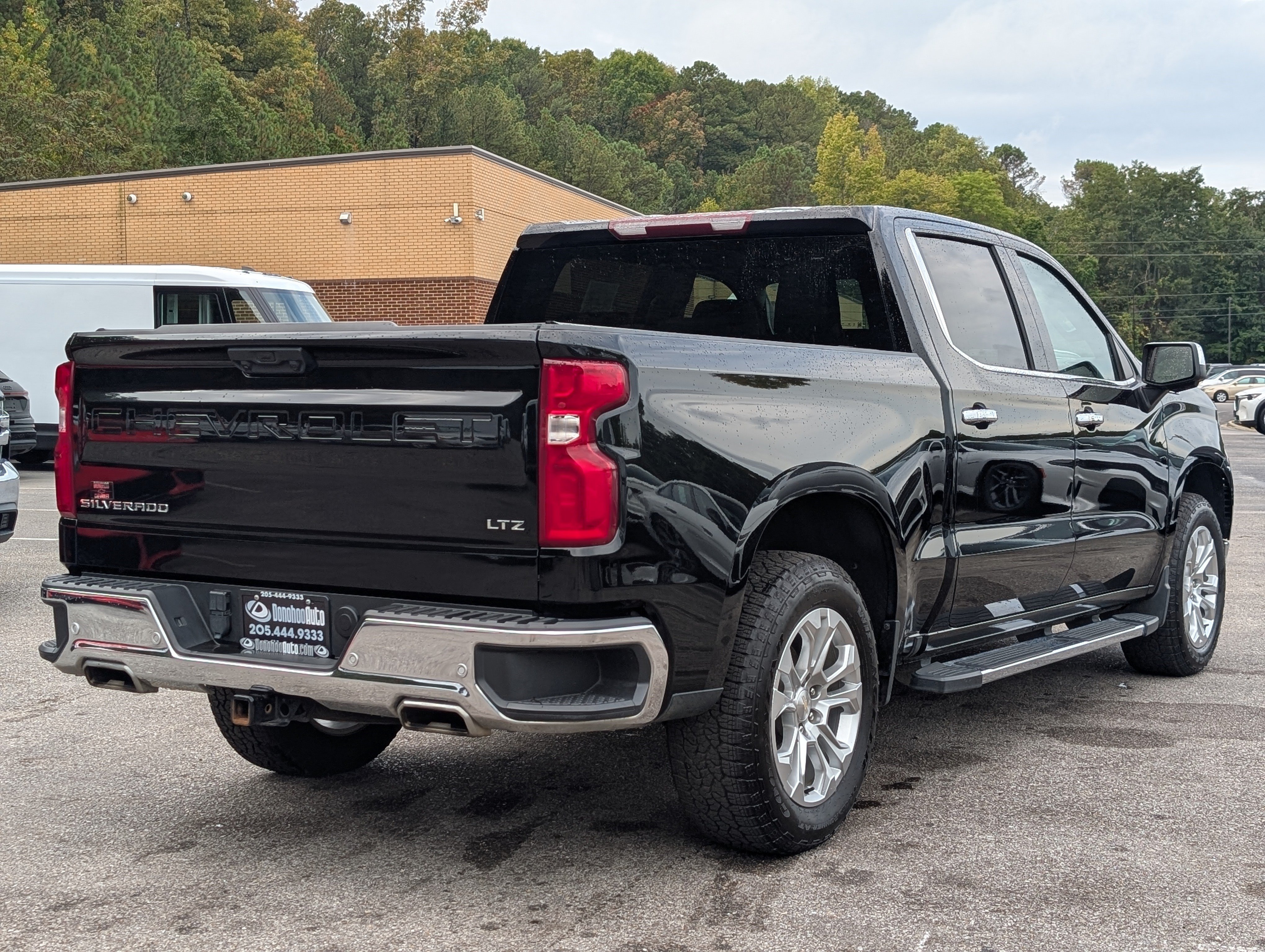 Used 2024 Chevrolet Silverado 1500 LTZ AWD/4WD image 9