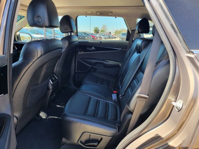Used 2019 Kia Sorento SX image 31