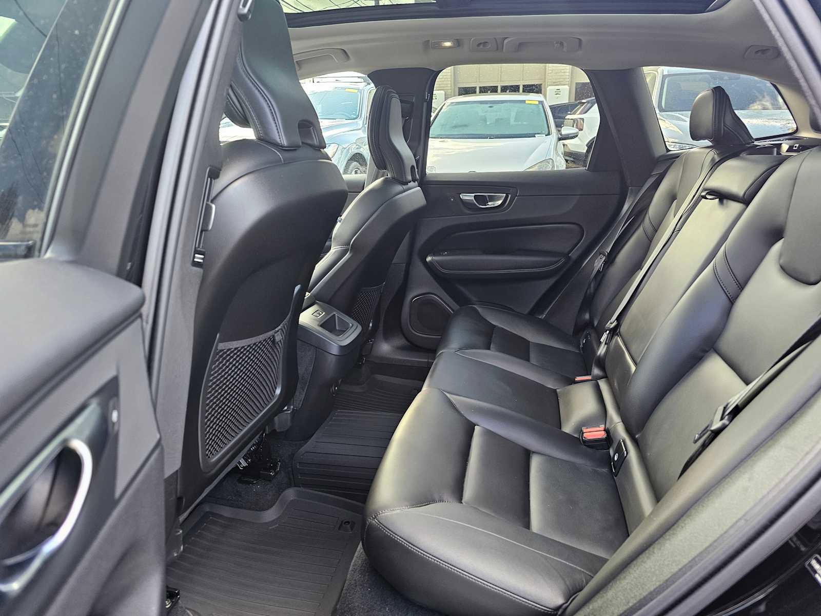 Used 2025 Volvo XC60 B5 Core w/ Protection Package Premier image 19