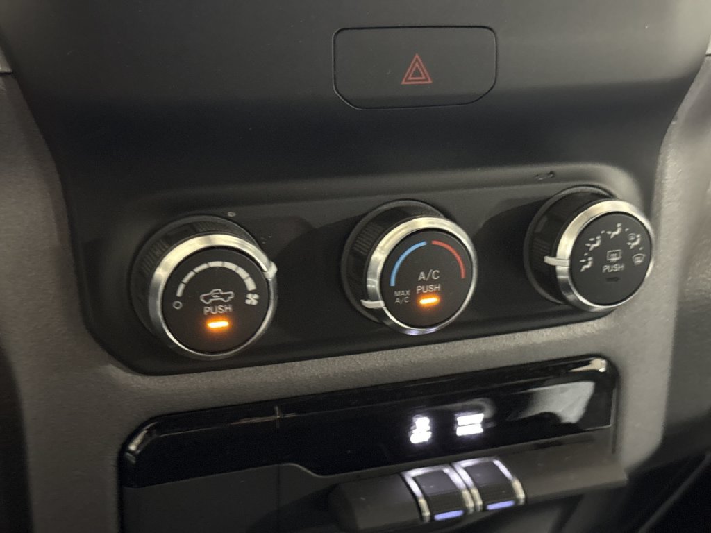 Used 2022 RAM 1500 Big Horn AWD/4WD image 16