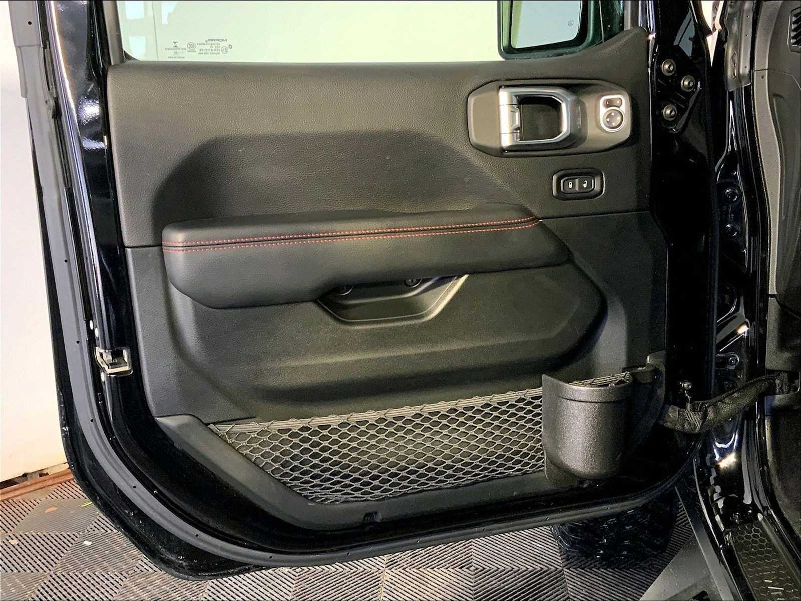 Used 2020 Jeep Wrangler Unlimited Rubicon w/ Dual Top Group image 25