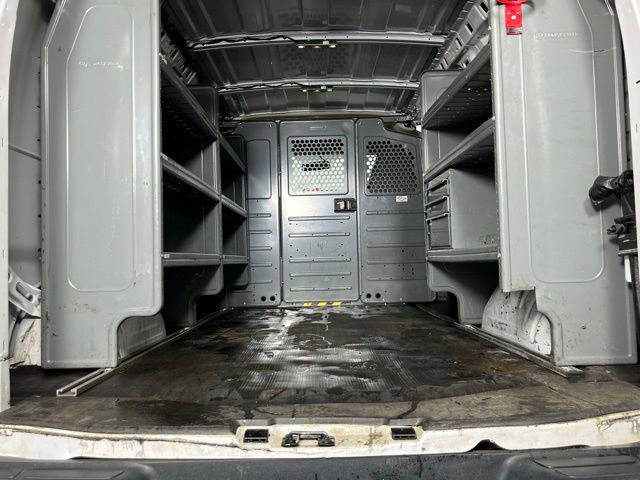 Used 2022 Chevrolet Express 3500 w/ Driver Convenience Package RWD image 9