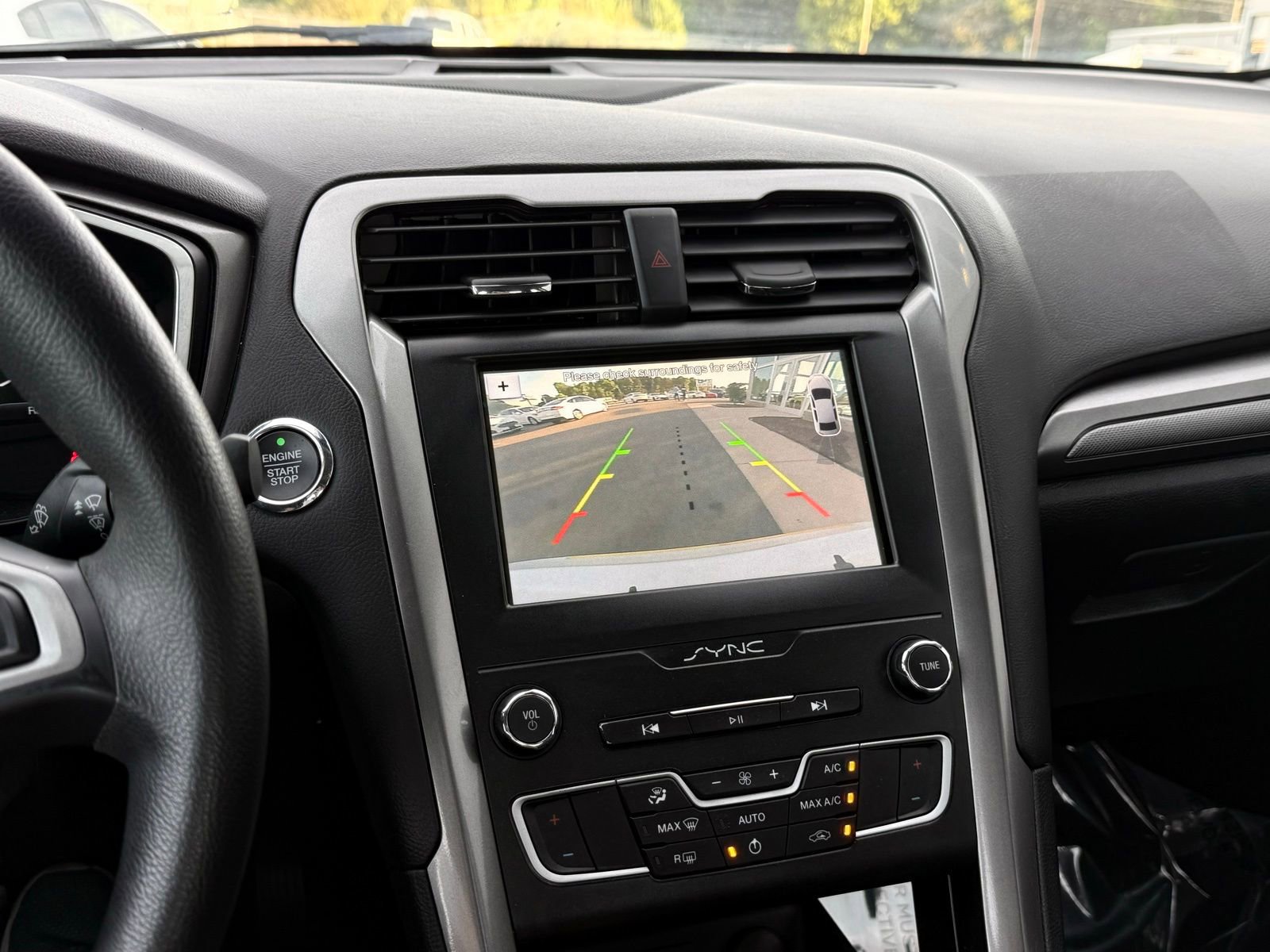 Used 2019 Ford Fusion SE image 35