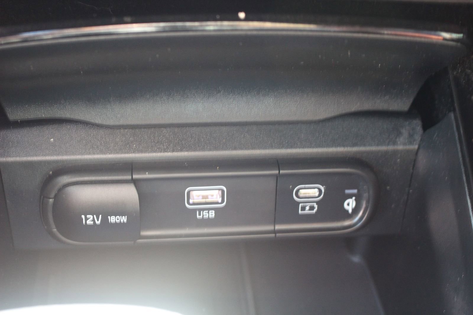 Certified 2024 Kia Telluride SX Prestige w/ Towing Package image 37