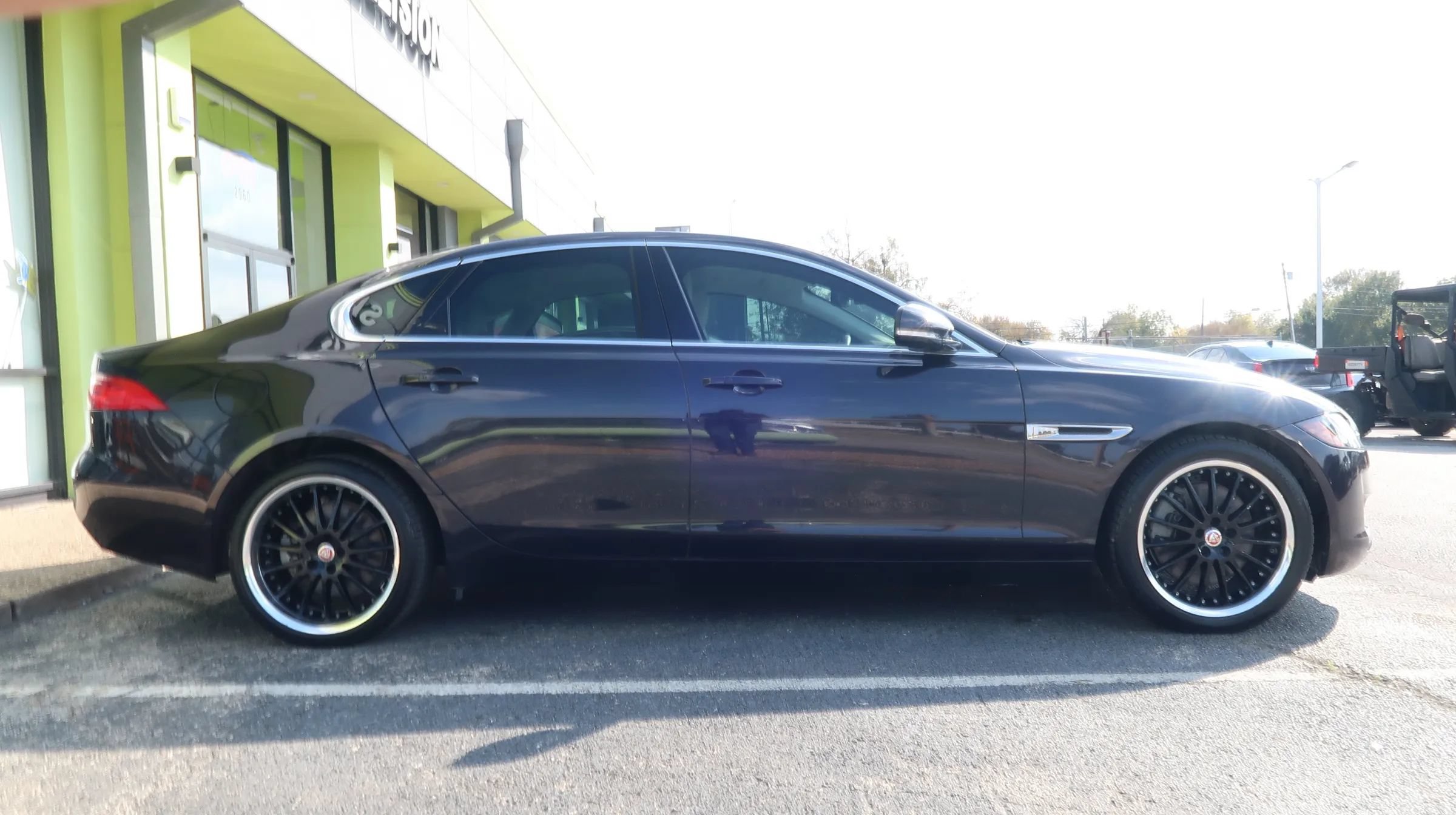 Used 2017 Jaguar XF Prestige RWD image 8