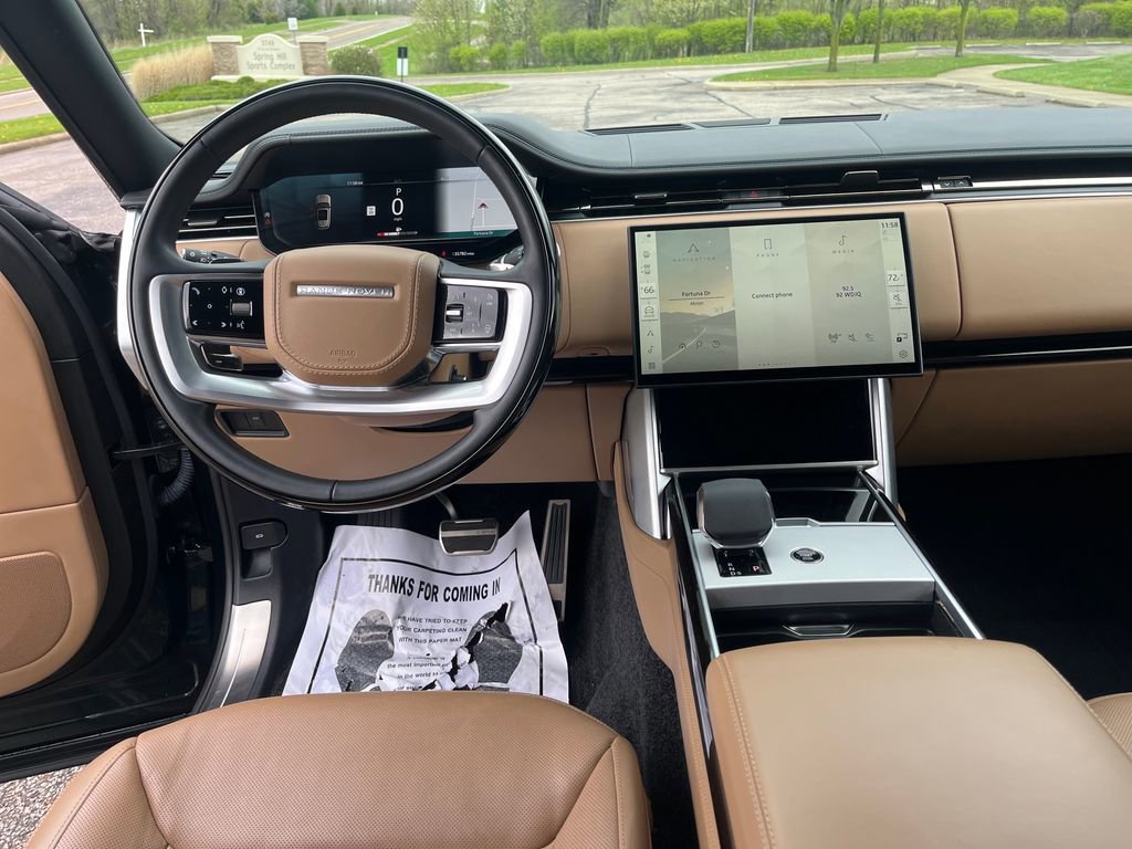 Used 2024 Land Rover Range Rover Long Wheelbase SE image 14