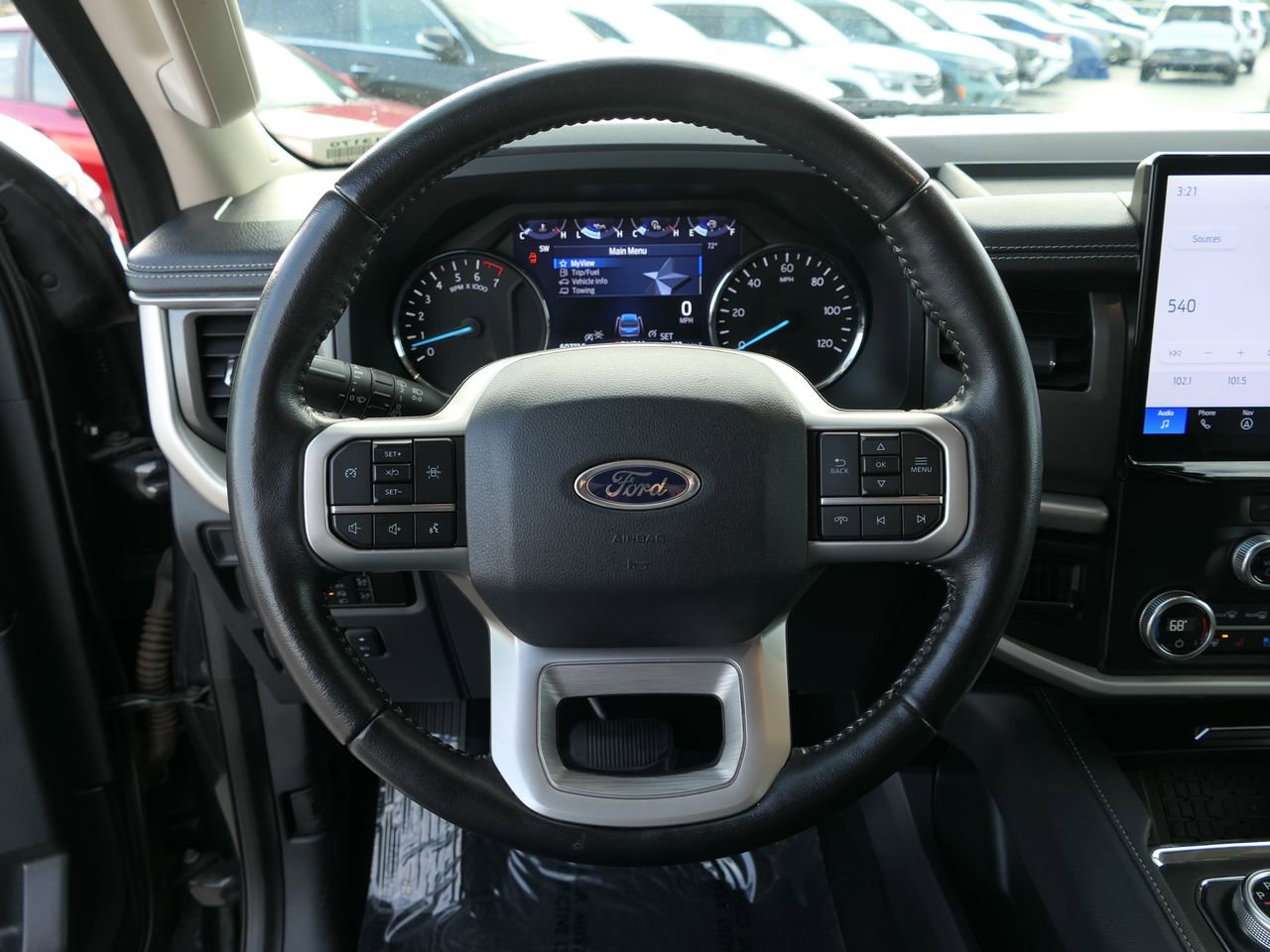 Used 2024 Ford Expedition XLT image 23