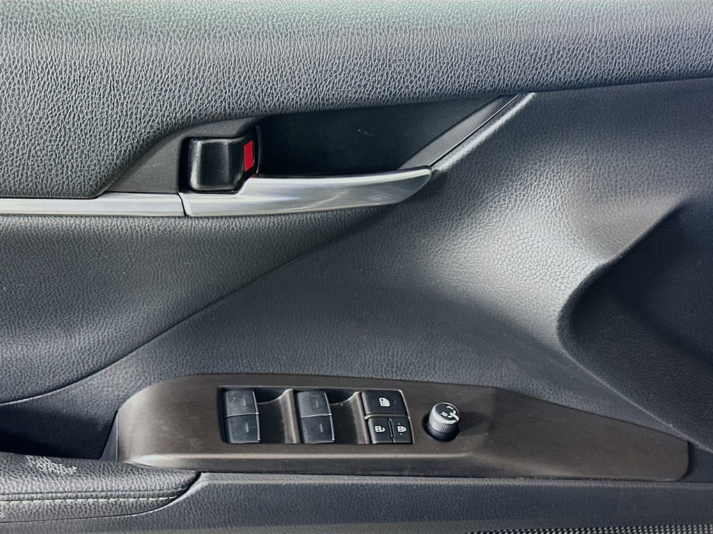 Used 2023 Toyota Camry XSE image 17