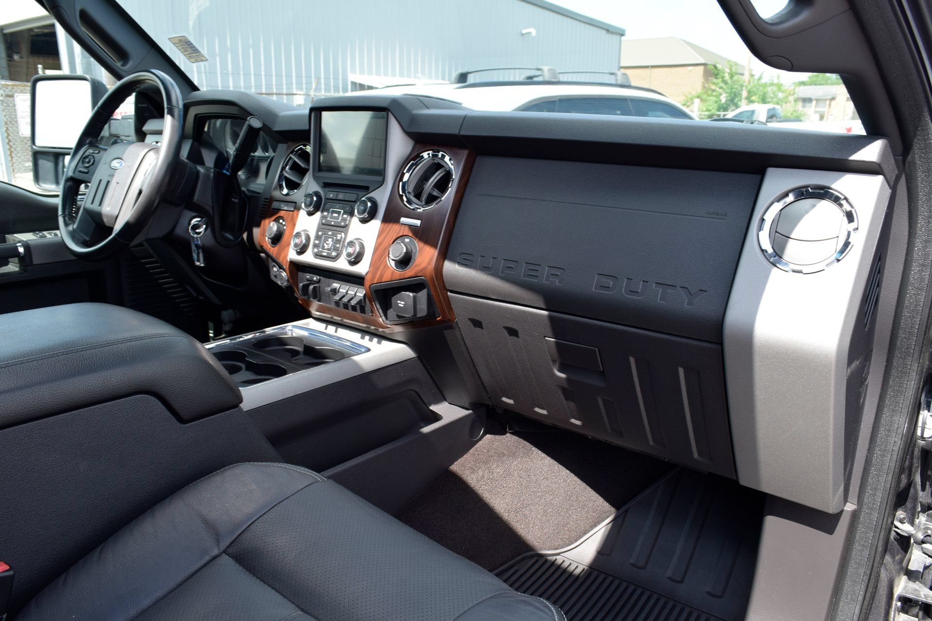 Used 2015 Ford F350 Lariat w/ Lariat Ultimate Package AWD/4WD image 24