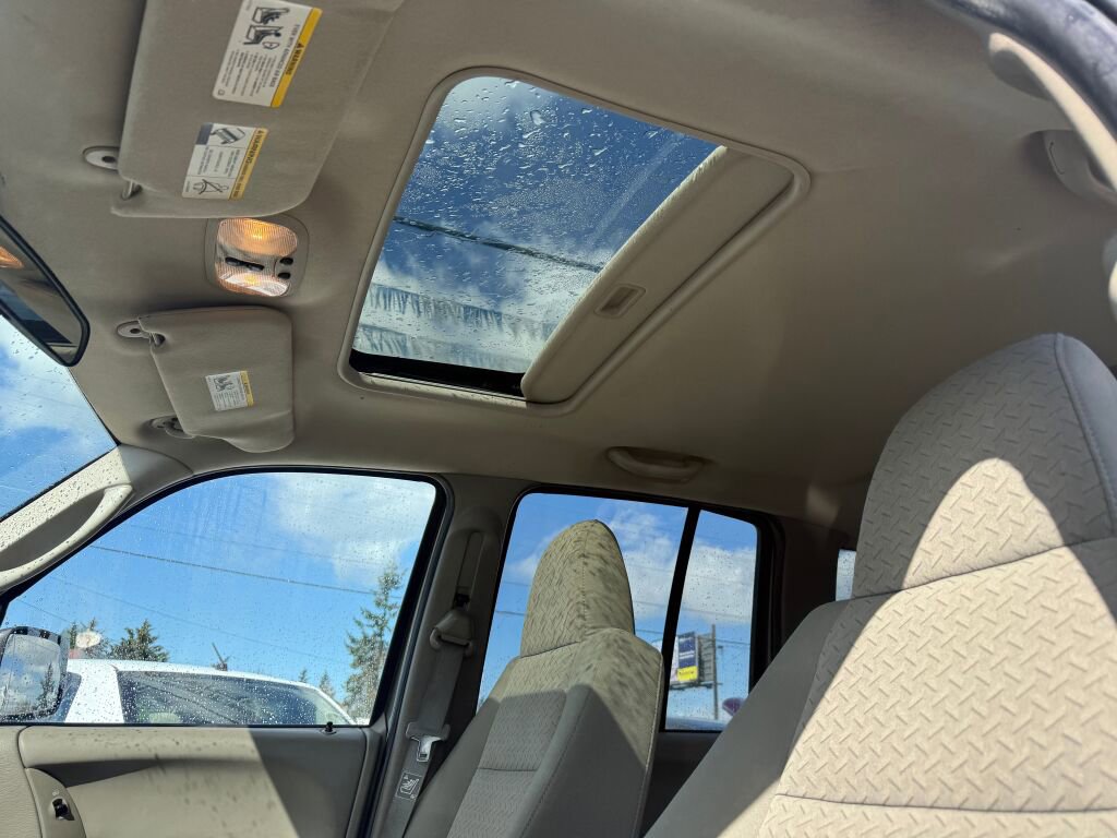 Used 2006 Jeep Liberty Renegade image 14