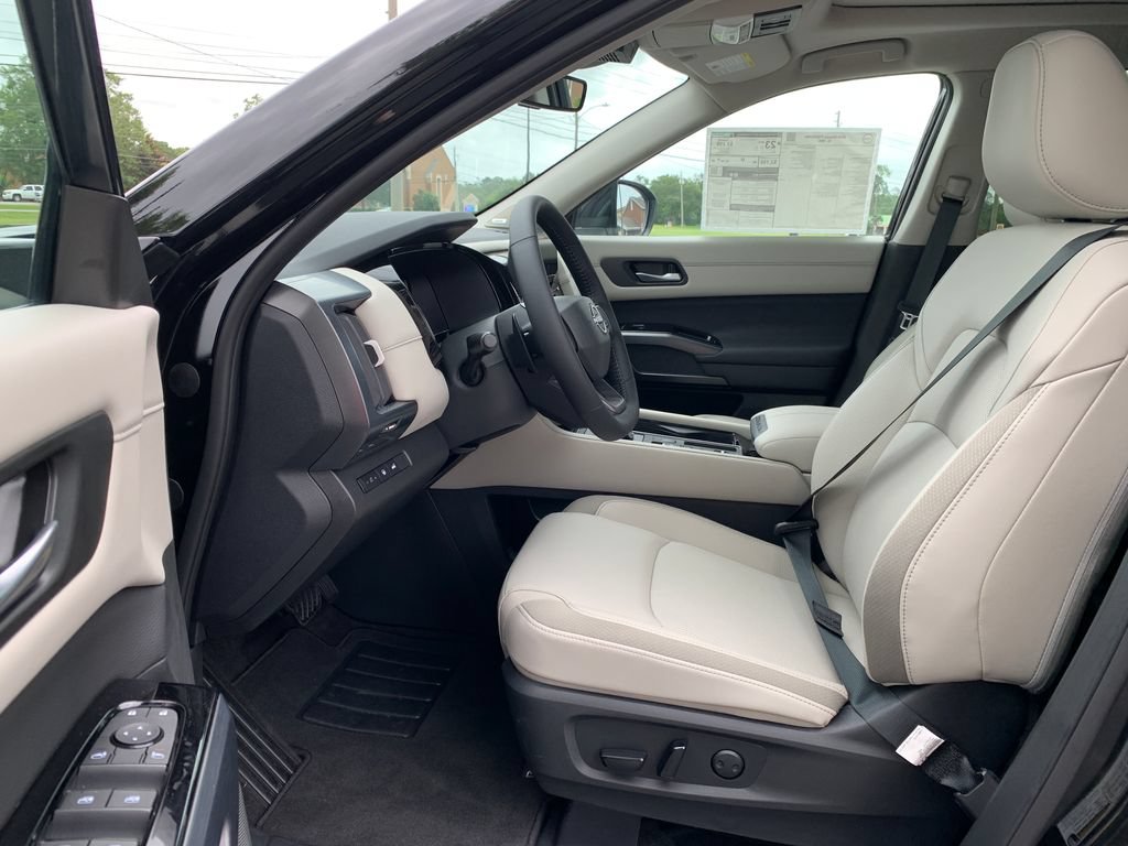 New 2026 Nissan Pathfinder SL w/ SL Premium Package FWD image 22