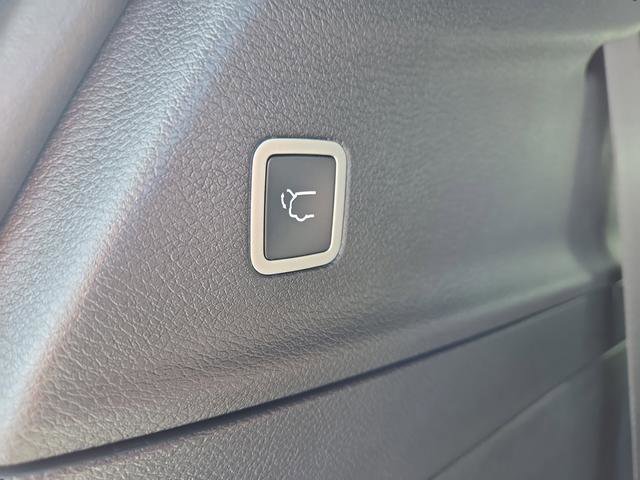 New 2026 Chrysler Pacifica Limited w/ S Appearance Package image 16