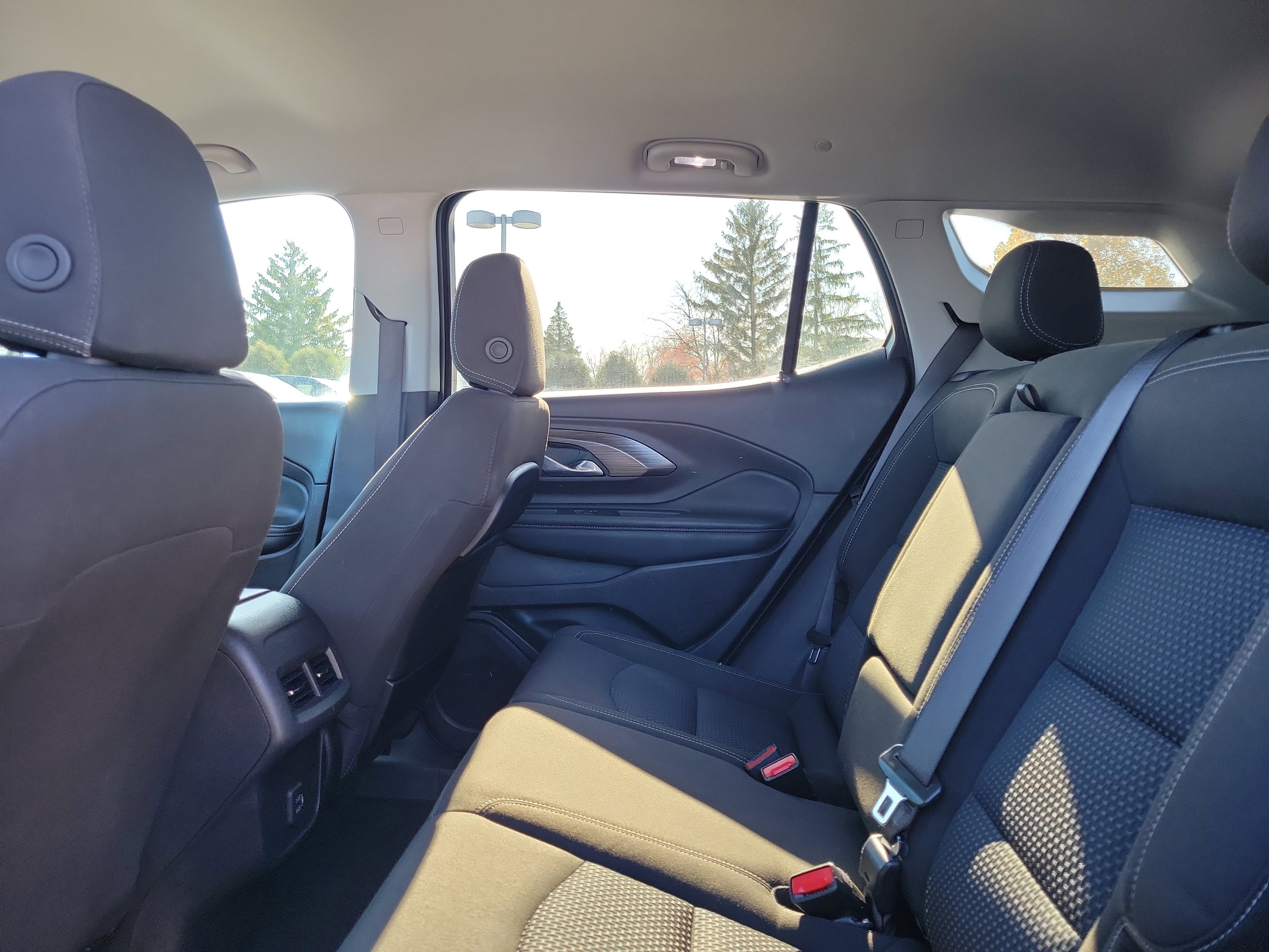 Used 2024 GMC Terrain SLE image 11