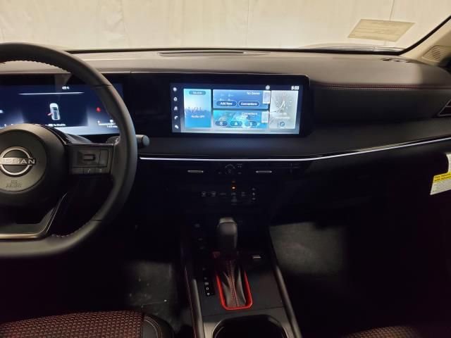 Used 2025 Nissan Kicks SR image 12