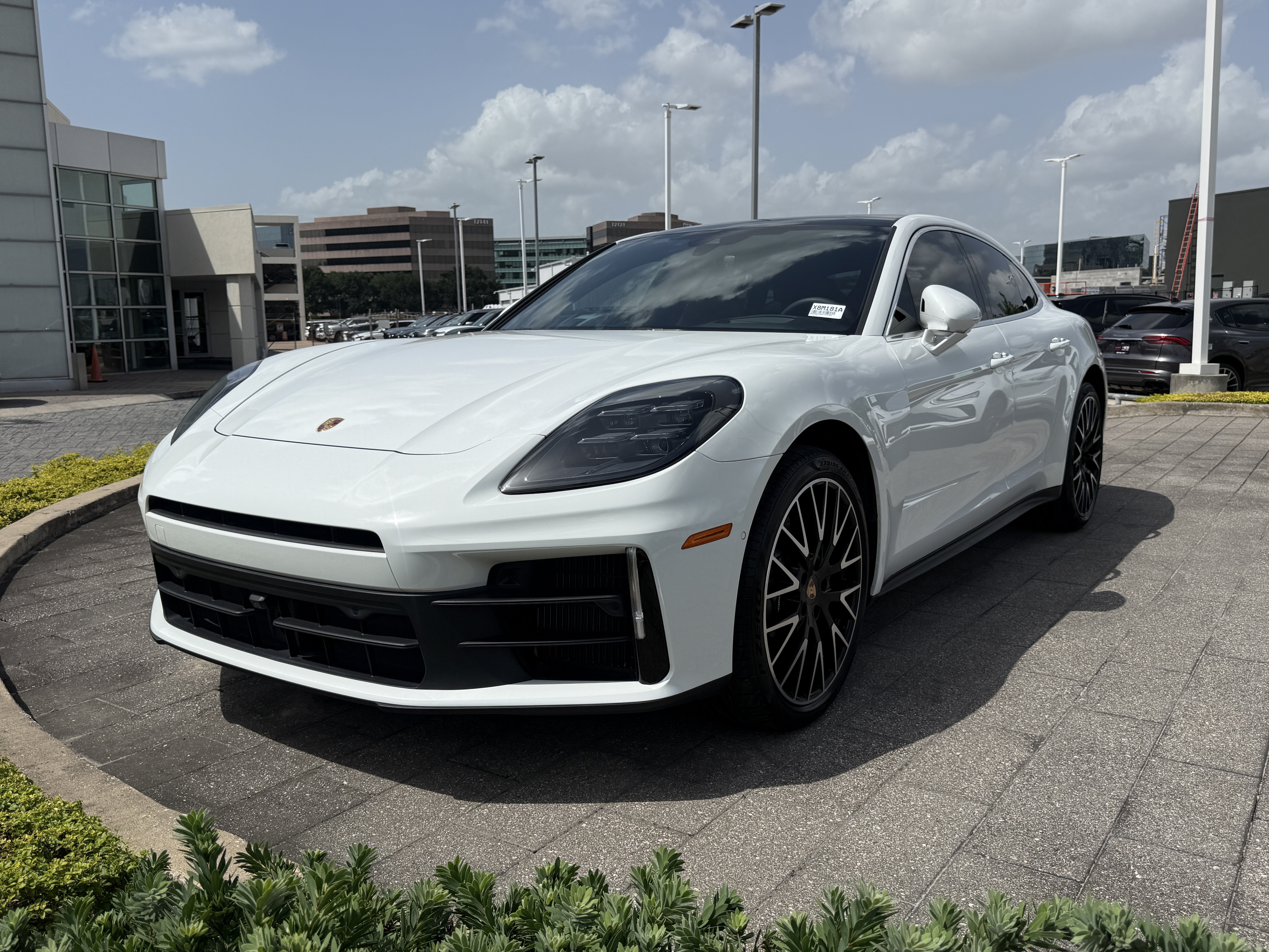 Used 2024 Porsche Panamera RWD image 3