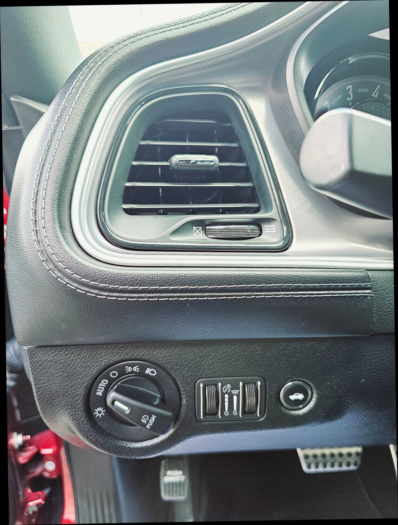 Used 2022 Dodge Challenger GT w/ Plus Package image 11