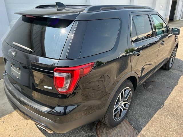 Used 2017 Ford Explorer Sport w/ Equipment Group 401A AWD/4WD image 5