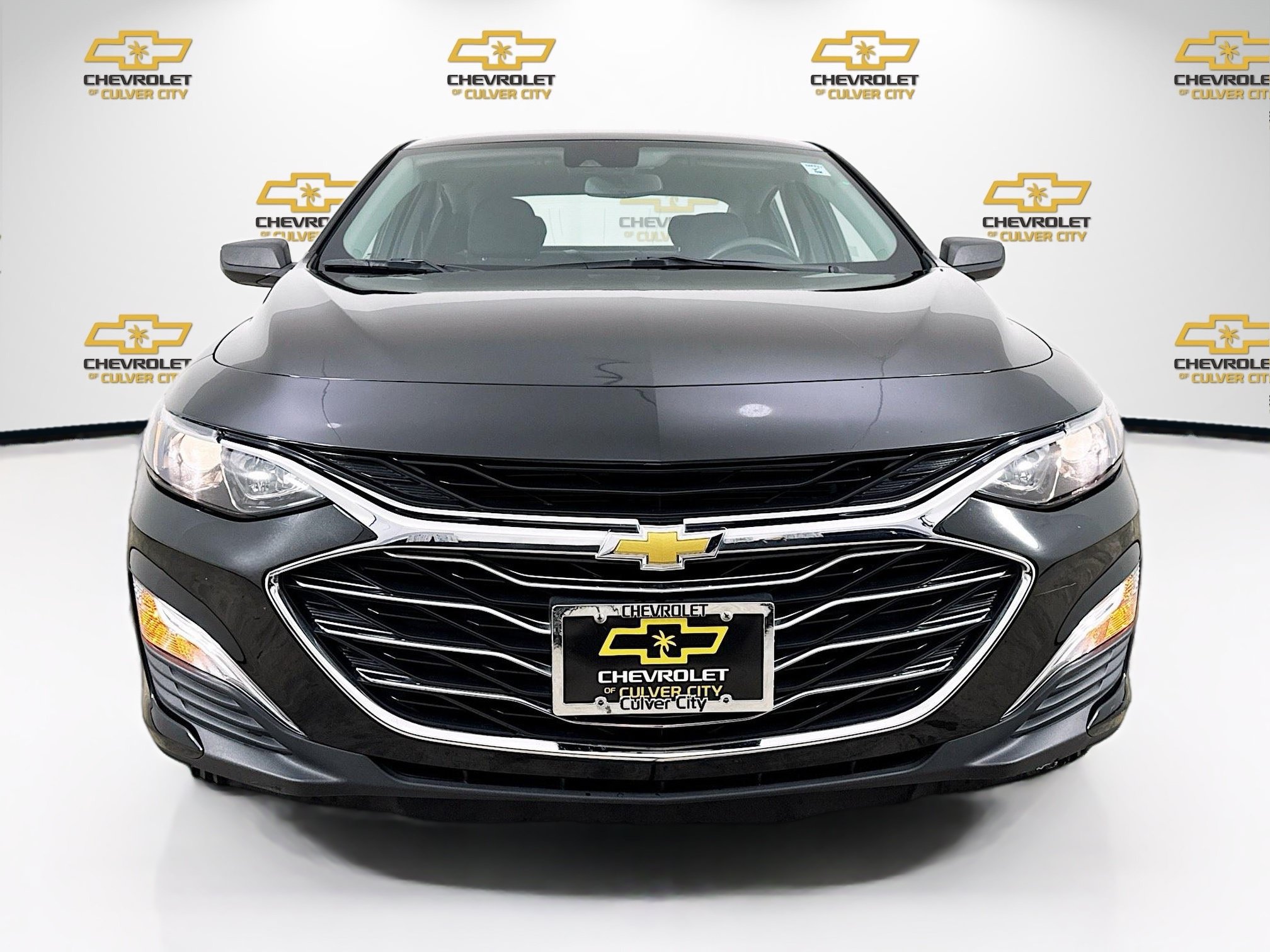 Used 2023 Chevrolet Malibu LS FWD image 2