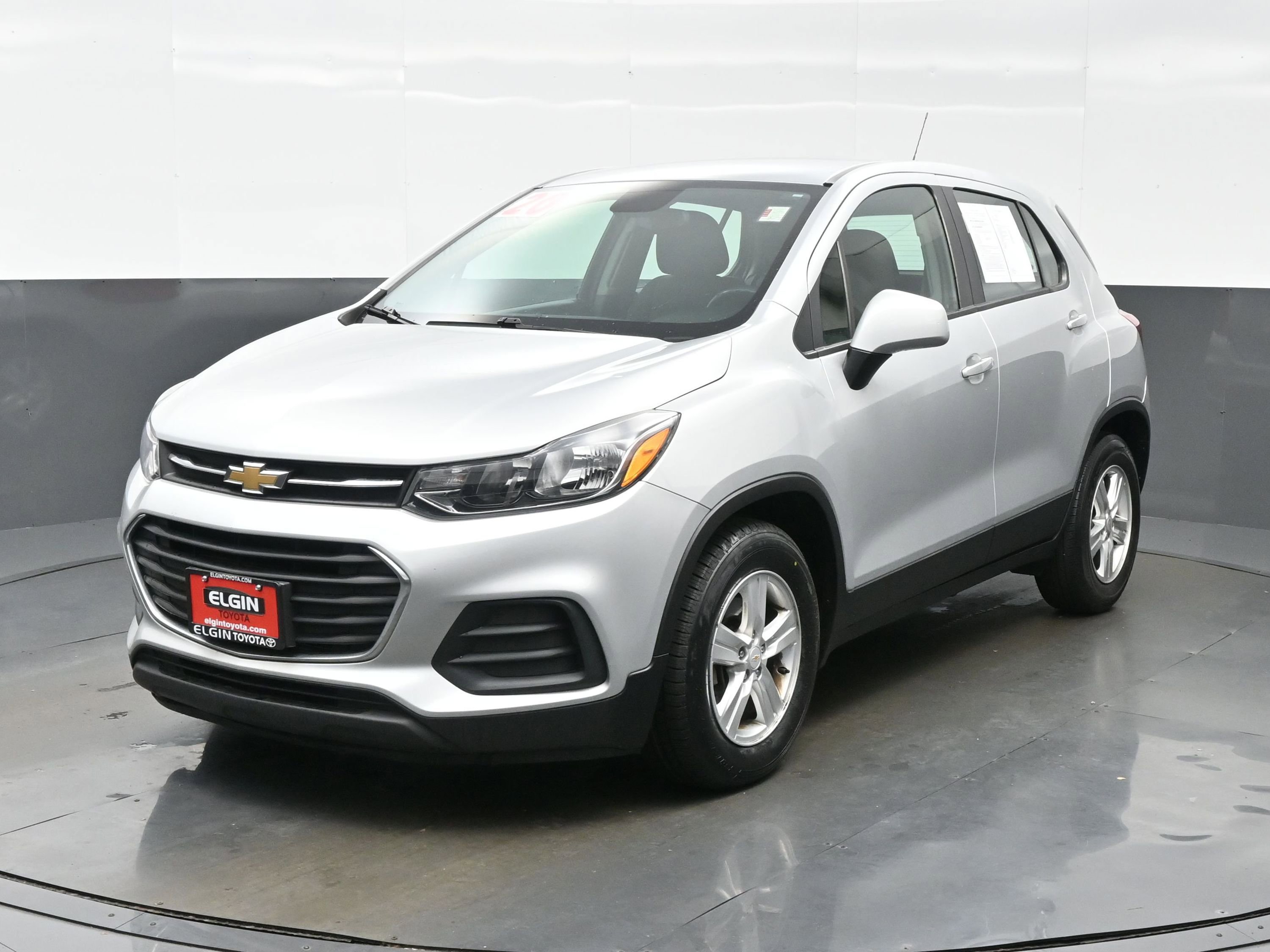 Used 2020 Chevrolet Trax LS FWD image 2