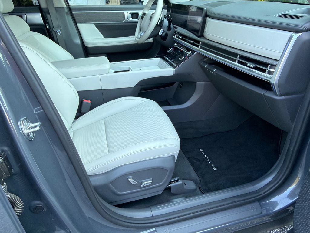Used 2024 Hyundai Santa Fe Limited FWD image 13