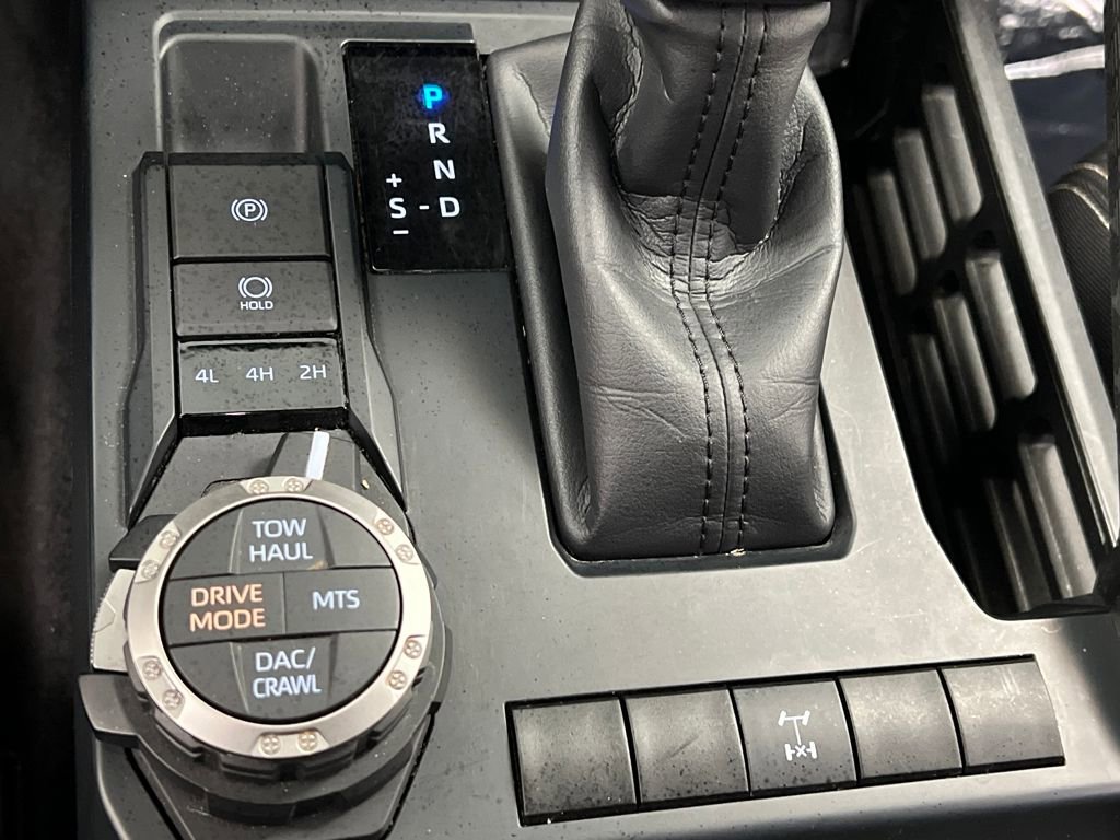 Used 2024 Toyota Tacoma TRD Off-Road AWD/4WD image 40